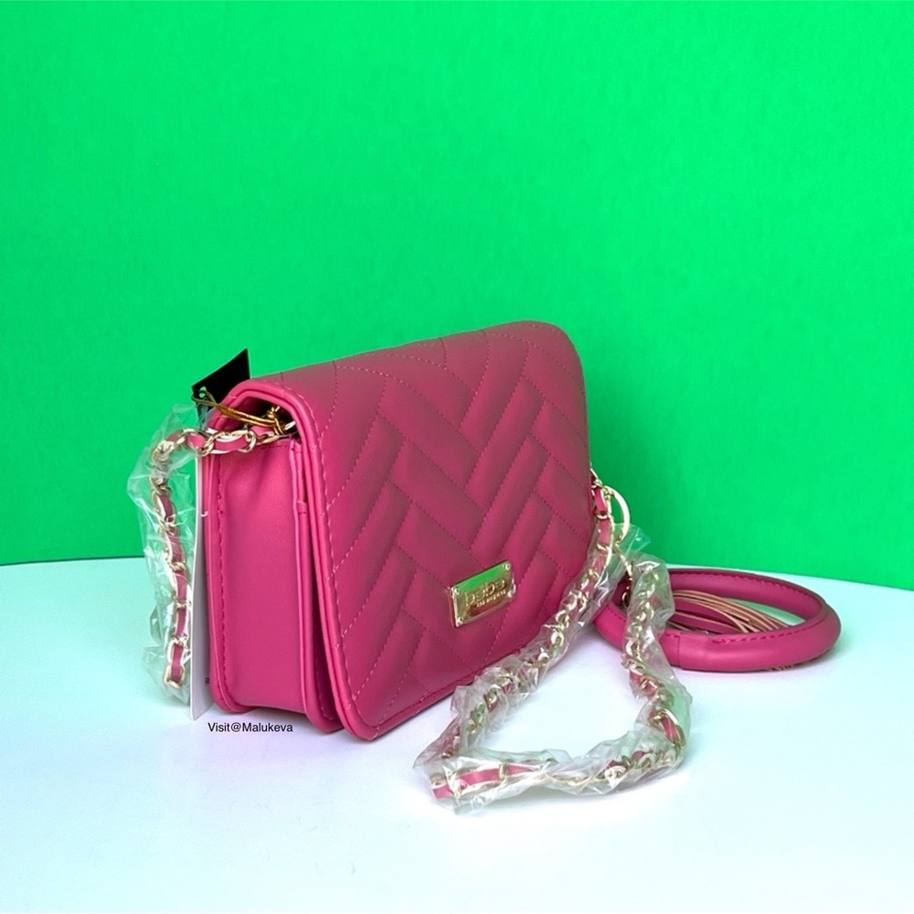 NWT Bebe Pink Crossbody Quilted Purse with Gold Tone Chain Strap and Wristlet - Picture 2 of 9
